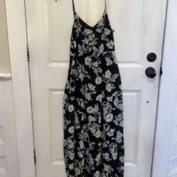 J. Crew Mercantile Maxi Dress Black/White Floral Tiered Strappy, Size 8 - Picture 2 of 11